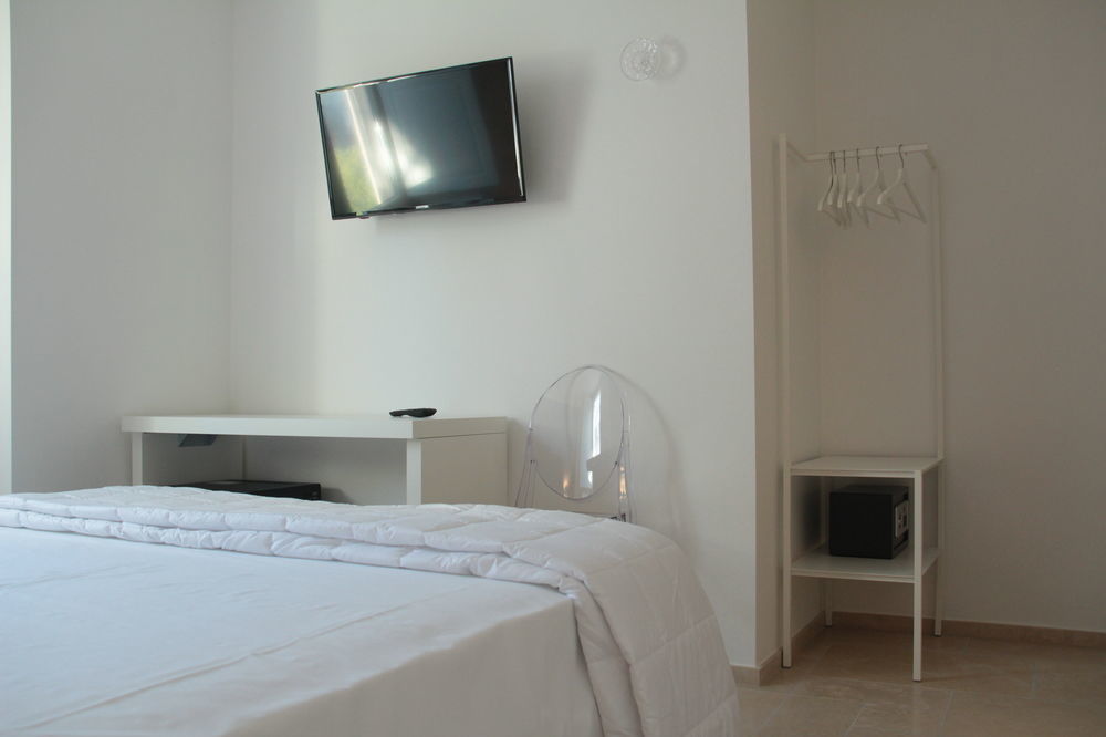 Lamia Room Rentals มาเตรา ภายนอก รูปภาพ